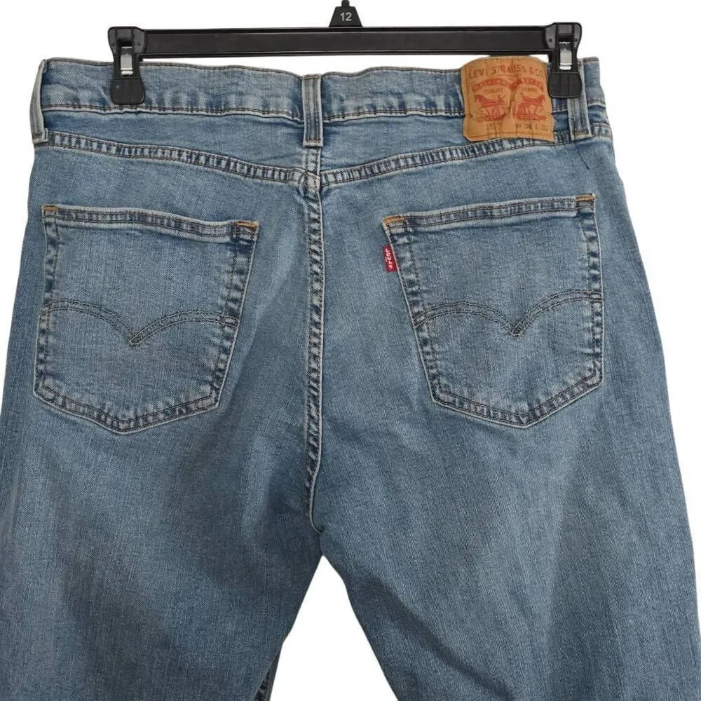 Levi Strauss & Co Men's Size 36x32 Light Rinse Relaxed Jeans